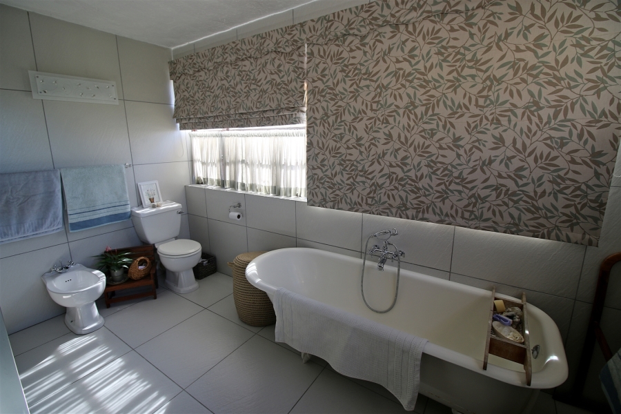 5 Bedroom Property for Sale in Vincent Eastern Cape